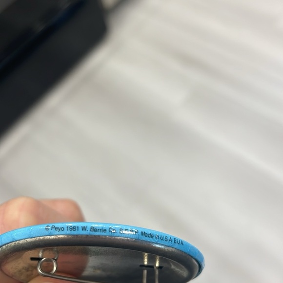 Vintage Button Pins - Picture 10 of 13